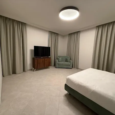 Lake Como Aparthotel Cernobbio דירה 3*