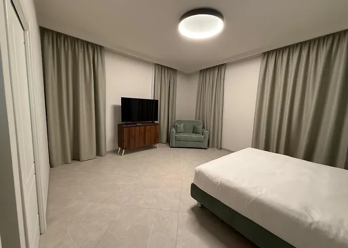 Lake Como Aparthotel Cernobbio شقة 3*