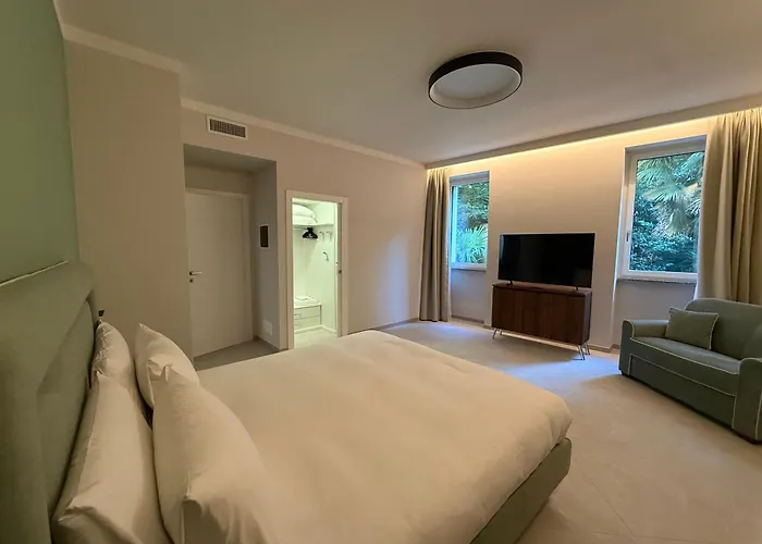 Lake Como Aparthotel Cernobbio شقة تْشيرنوبيو