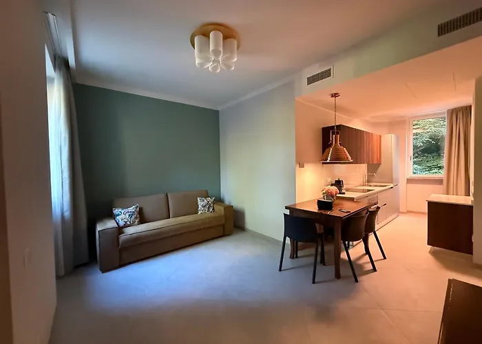 Lake Como Aparthotel Cernobbio 3* تْشيرنوبيو
