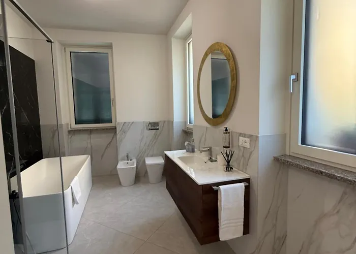 شقة Lake Como Aparthotel Cernobbio