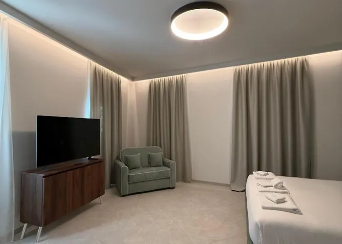 Lake Como Aparthotel Cernobbio شقة 3*